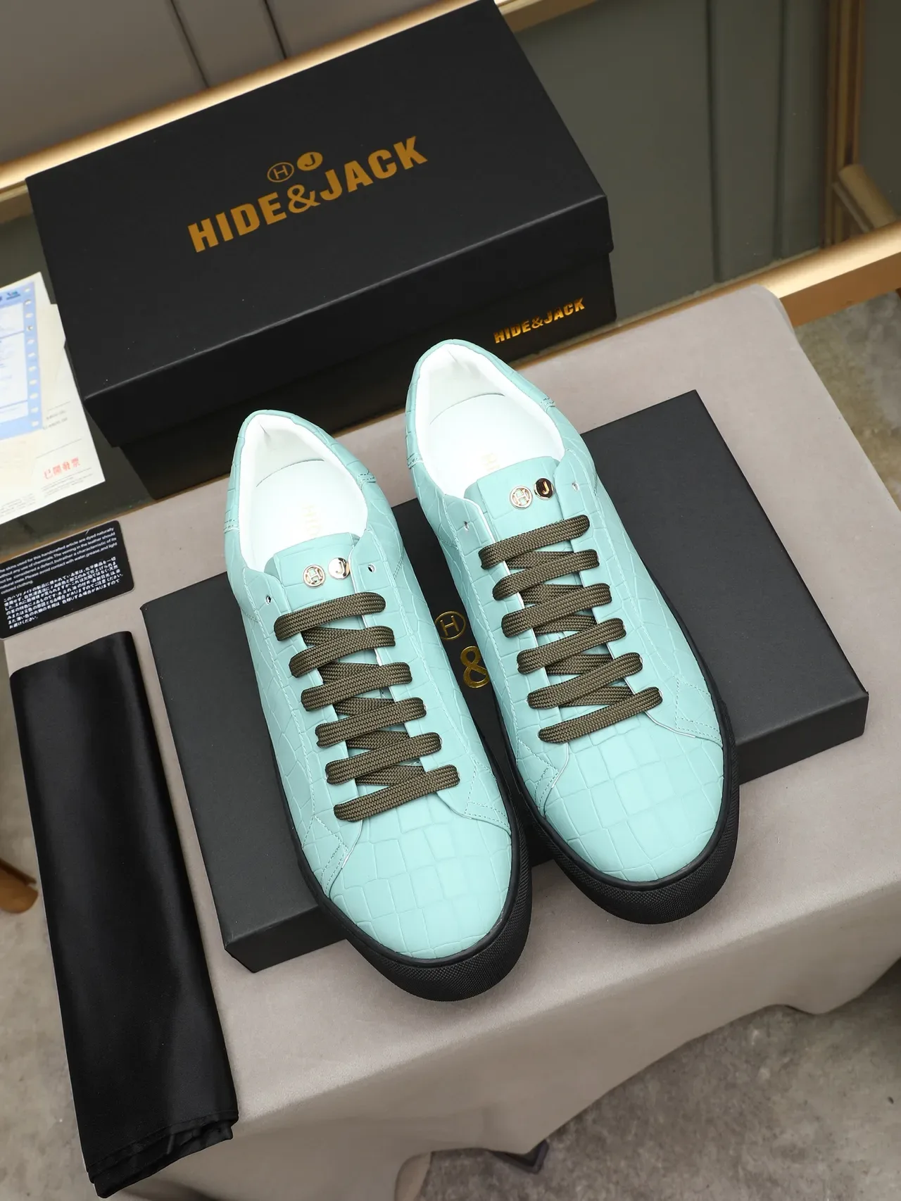 HIDE&JACK Mint Croc-Embossed Low-Top Sneaker 3