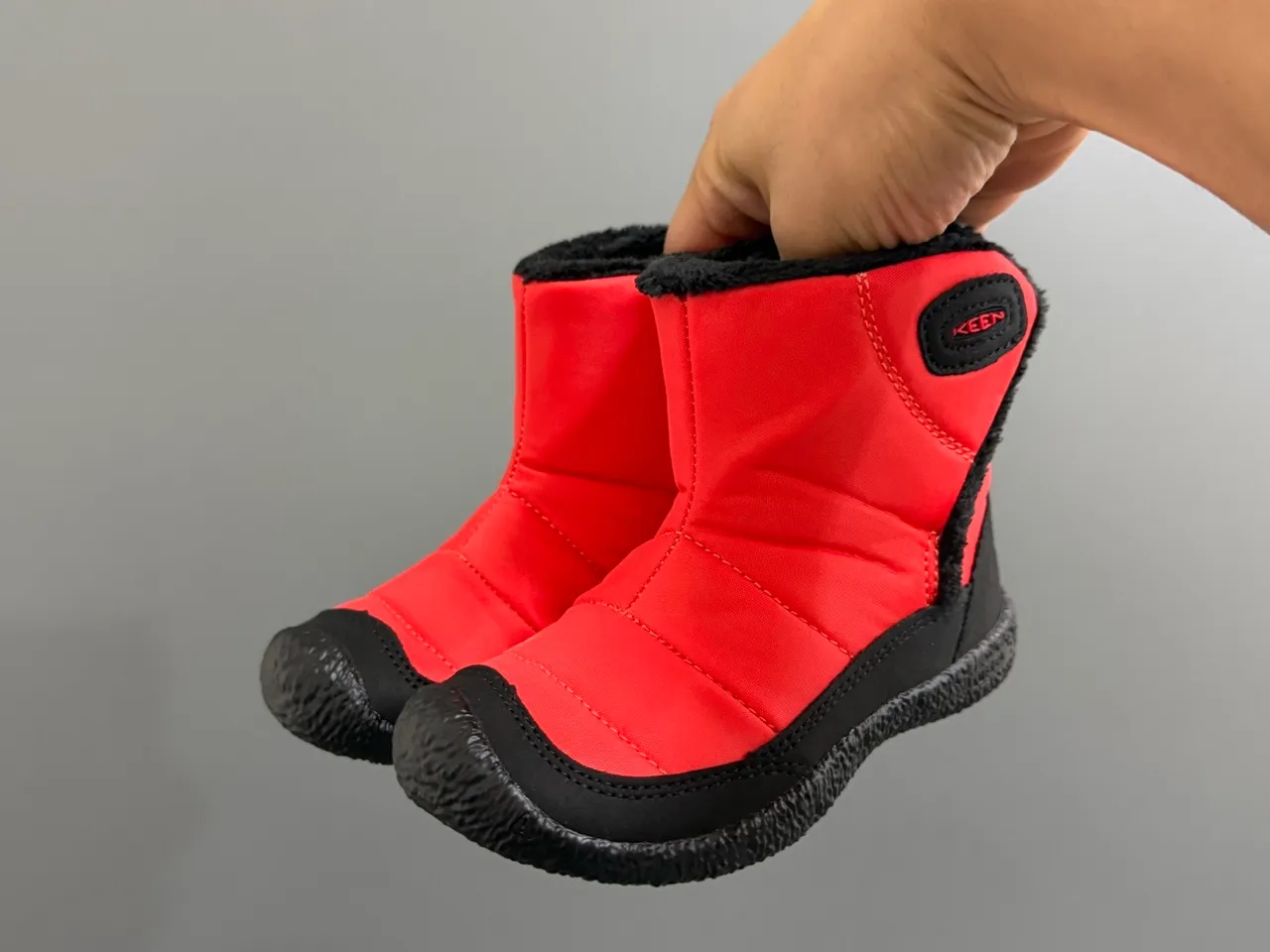 KEEN Red Black Quilted Nylon Upper Fold-Down Shearling-Lined Cuff Snow Boots 15