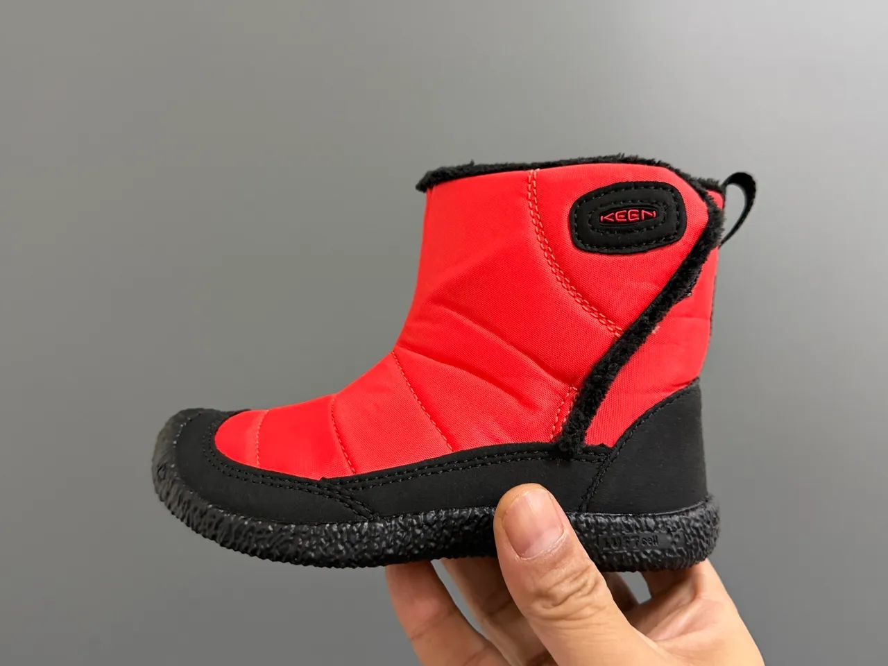 KEEN Red Black Quilted Nylon Upper Fold-Down Shearling-Lined Cuff Snow Boots 17