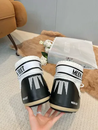 Moon Boot Style White and Black Snow Boots 4