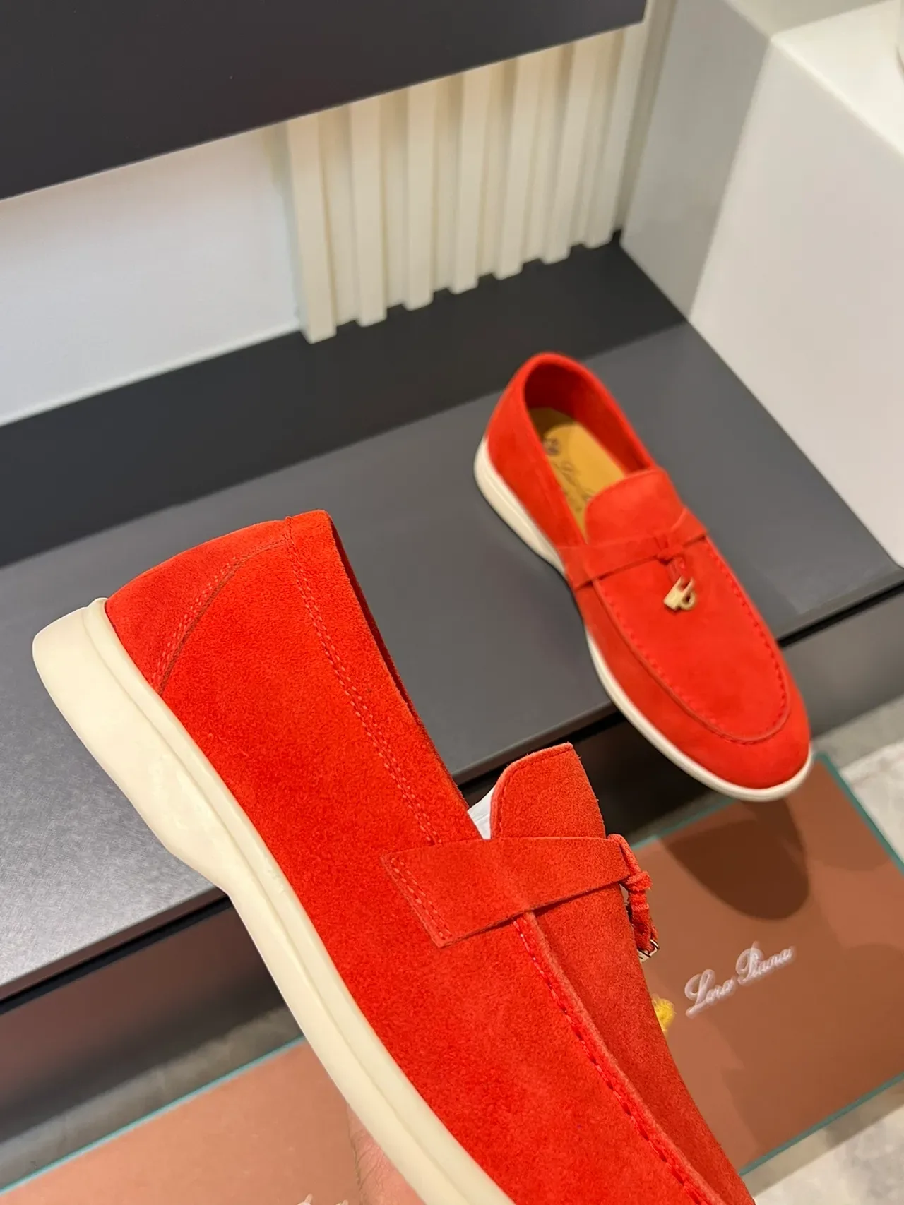 Multicolor Tassel-Front Suede Upper Loafer 2