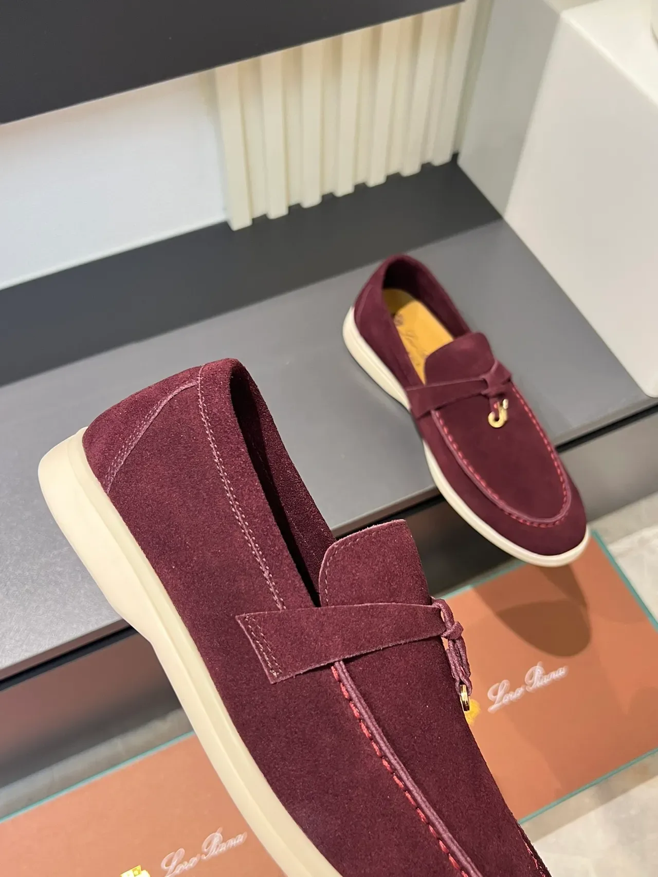 Multicolor Tassel-Front Suede Upper Loafer 9