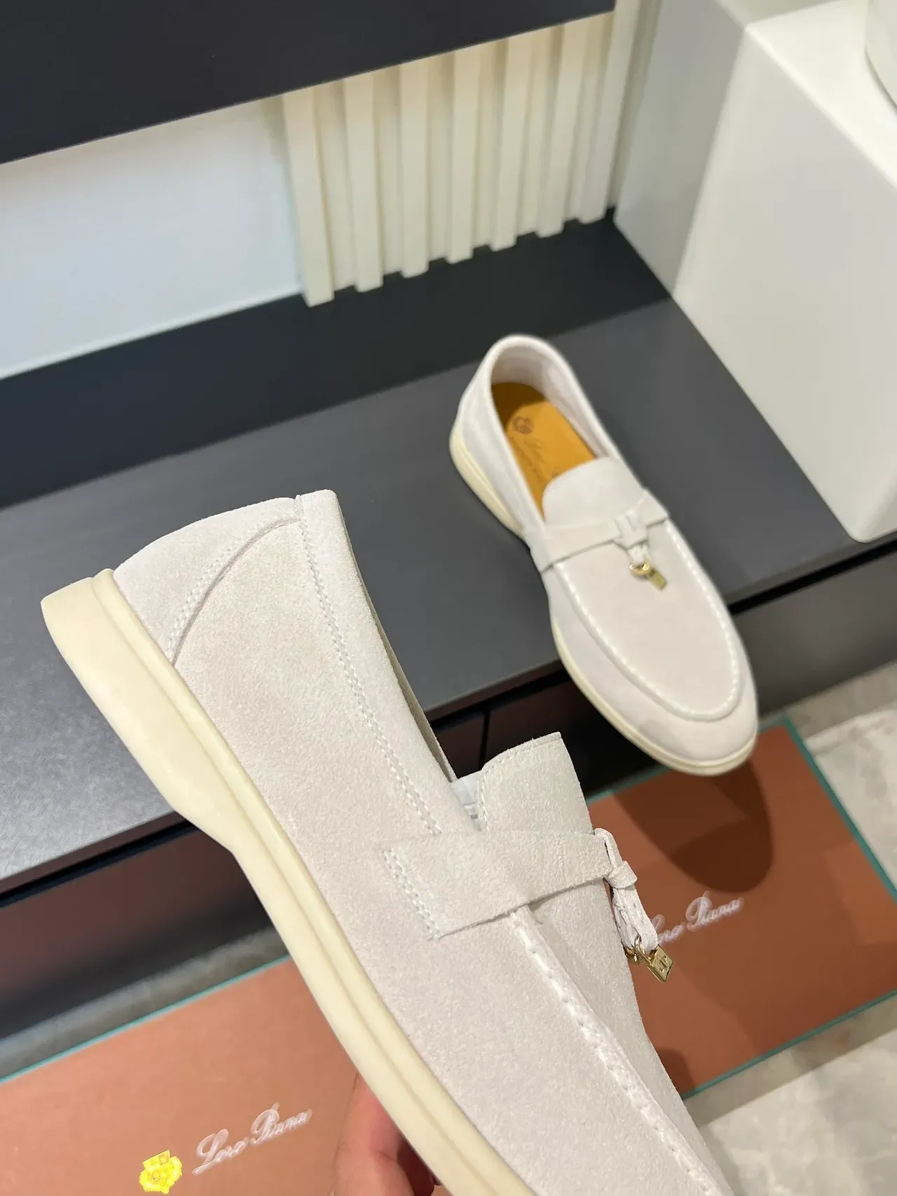 Multicolor Tassel-Front Suede Upper Loafer 18