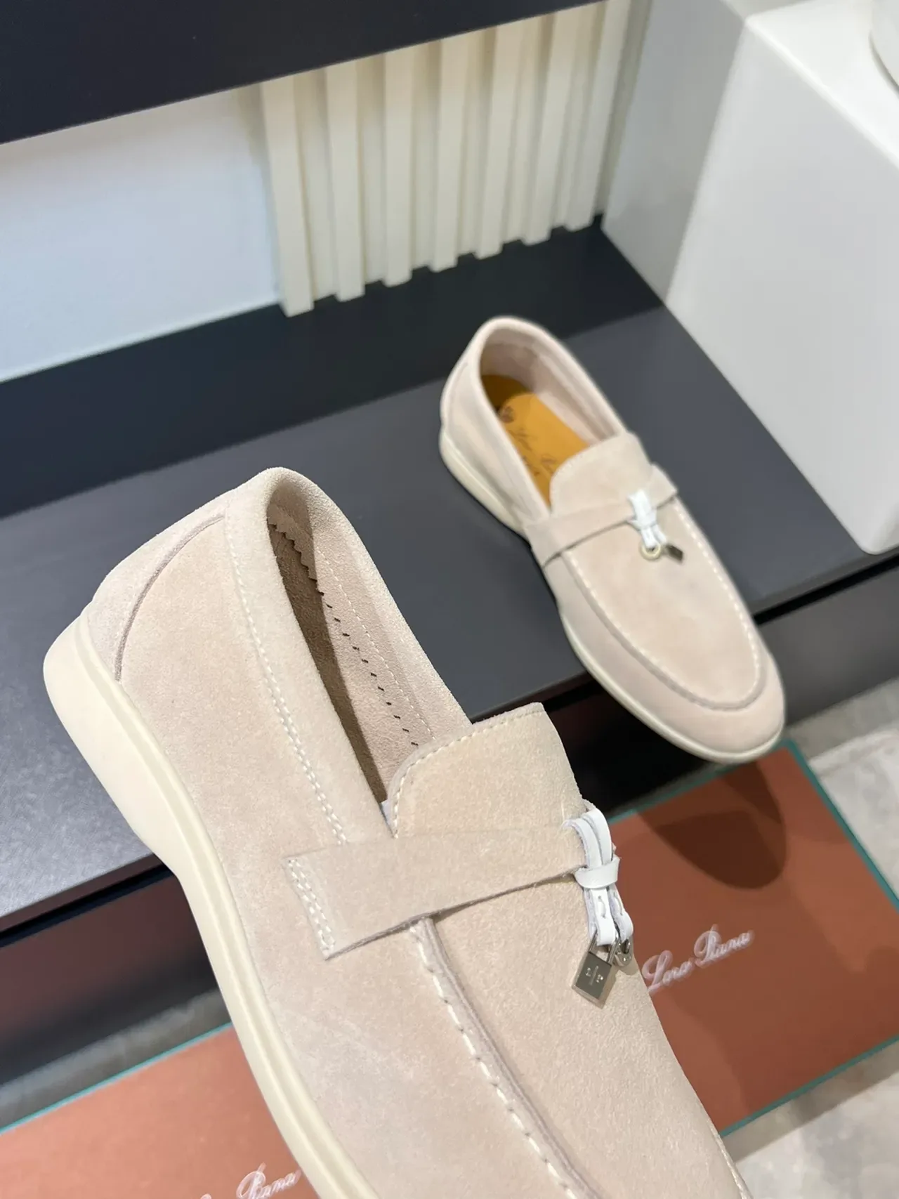 Multicolor Tassel-Front Suede Upper Loafer 22