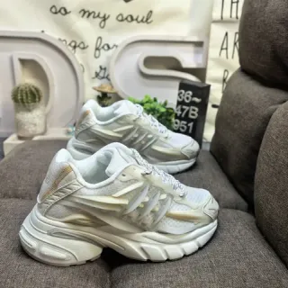 Off-White Tênis grossos de estilo de vida
