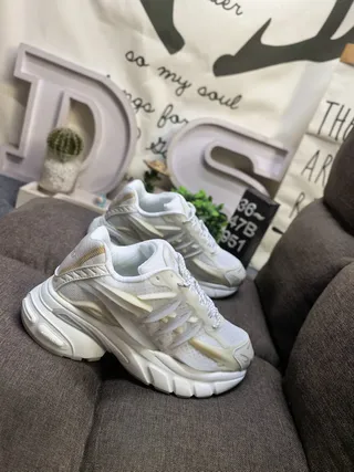 Off-White Chunky Lifestyle Sneakers 9