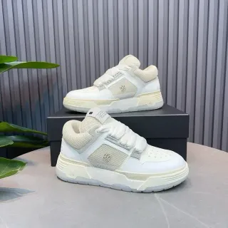 Off-White كريمي لوحات طبقية منخفضة نمط الحياة أحذية رياضية