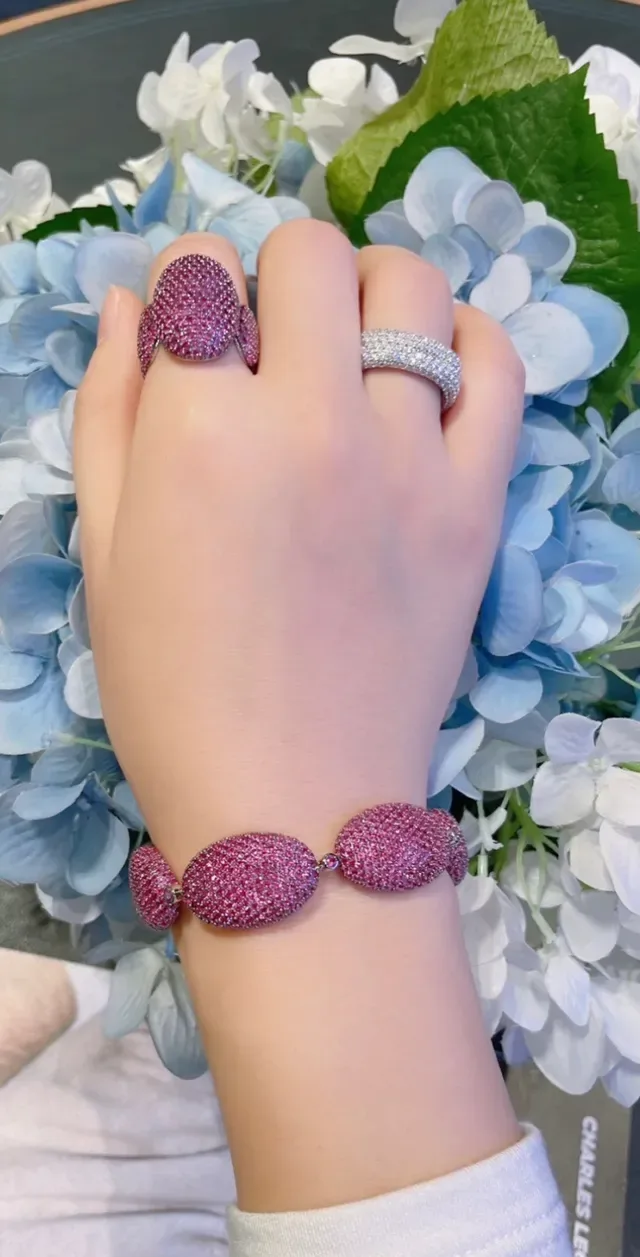 Pavé Pink Three-Stone Oval and Round Link Bracelet 3