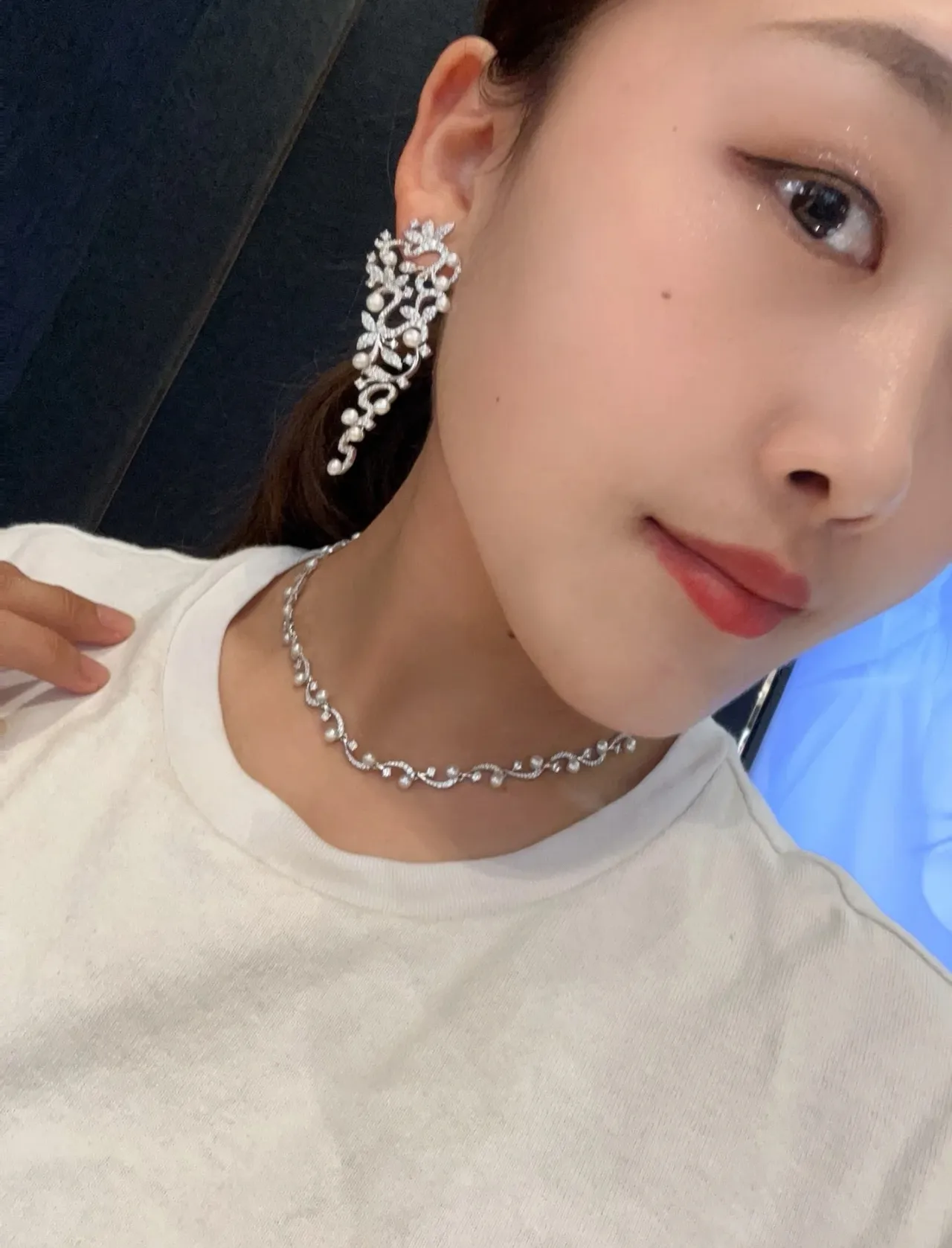 Pearl and Crystal Vine Dangling Earrings 2