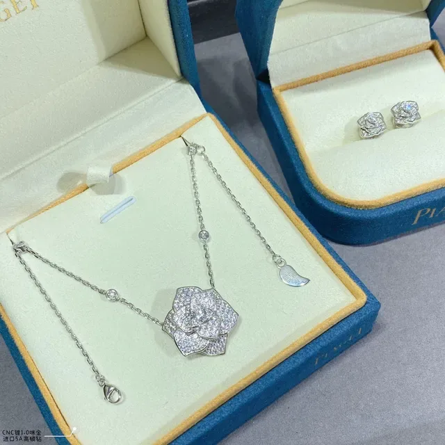 Piaget Rose Pavé Crystal Floral Necklace 7