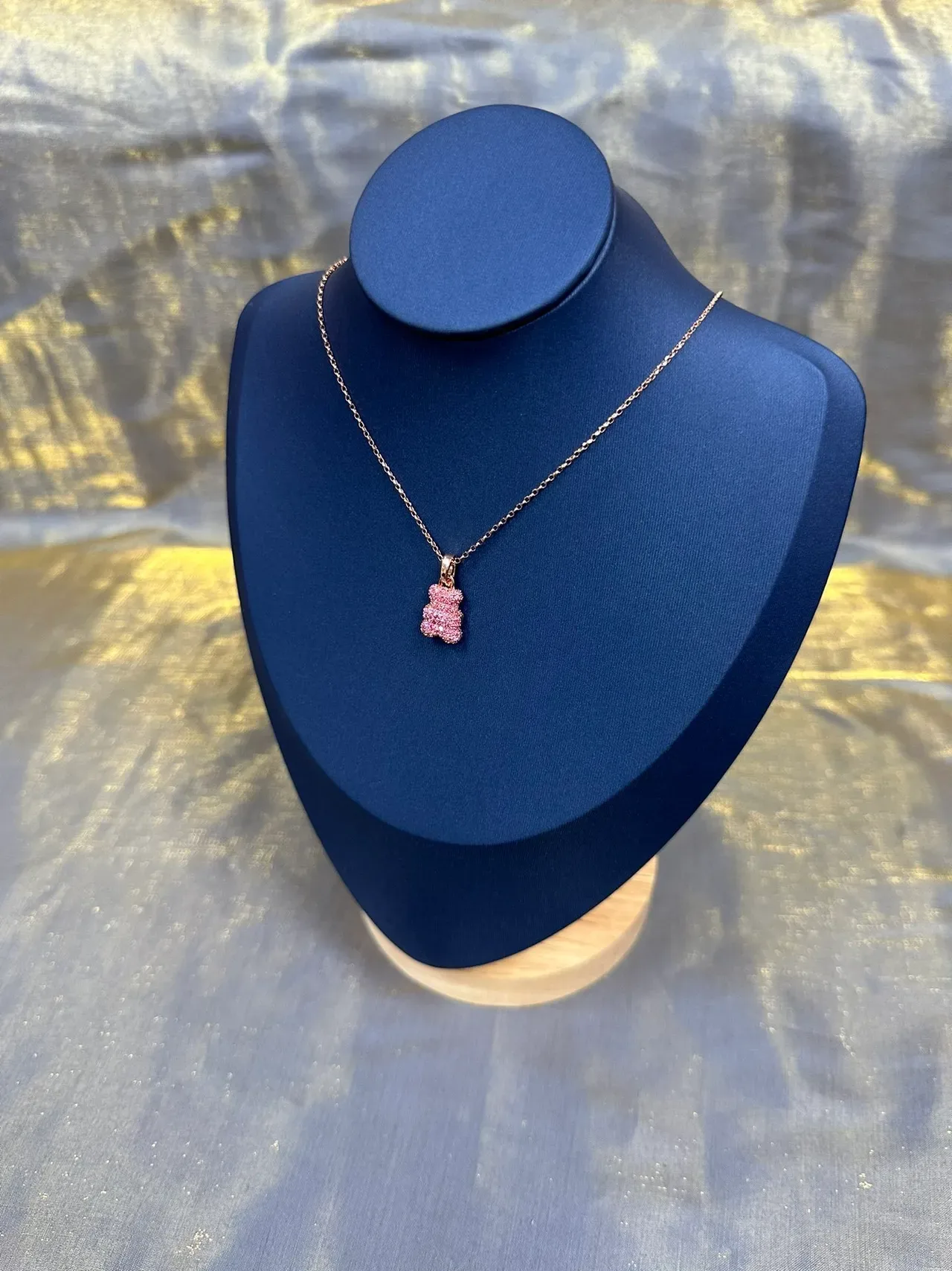 Colar com pingente de ursinho de goma rosa de cristal 8