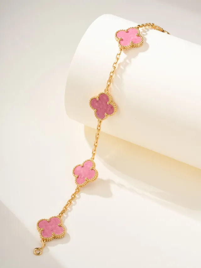 Pulseira de corrente de ouro rosa com cinco incrustações em forma de trevo 8