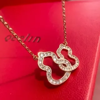 Qeelin Wulu قلادة قلب مزدوج متشابك Pavé