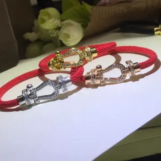 سوار أحمر حبل مضفر مرصع بالكريستال إغلاق shackle