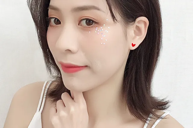 Red Glossy Heart-Shaped Pair Jewelry 5