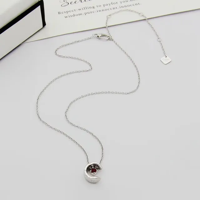 Red Gold Crescent Moon Pendant Gemstone Centerpiece Necklace 3