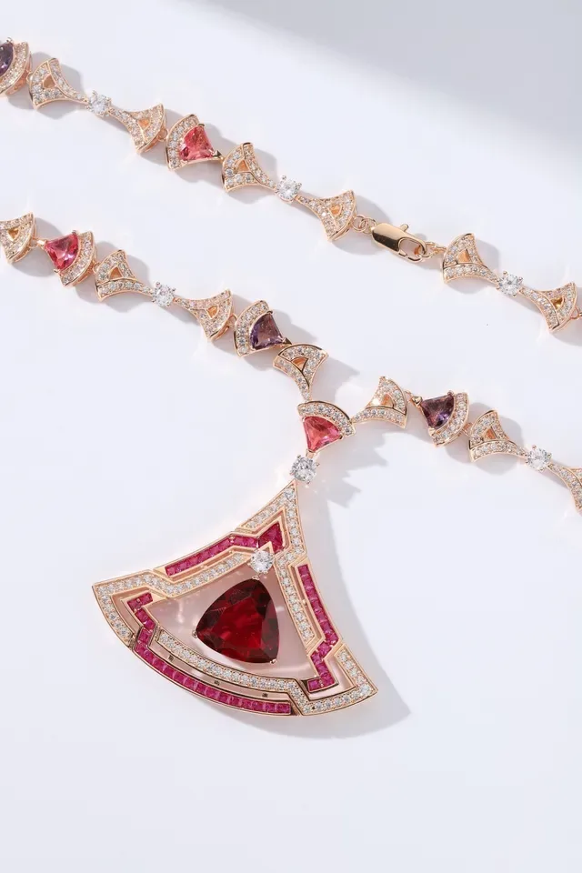 Red Gold Geometric Fan Motif Pavé-Set Diamonds Necklace 3