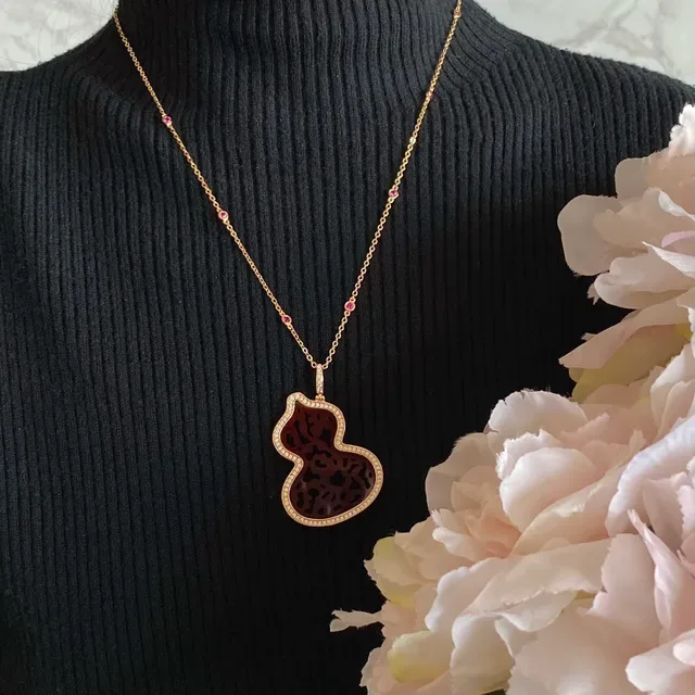 Red Gold Gourd-Shaped Filigree-Carved Stone Necklace 9
