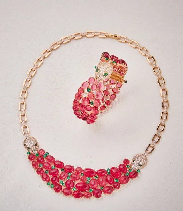 Red Green Gold-Tone Link Chain Pavé Diamond Accents Necklace 7