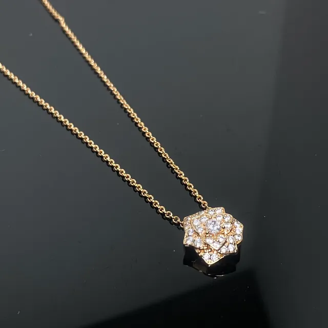 Rose-Shaped Pavé Diamond Pendant Necklace 6