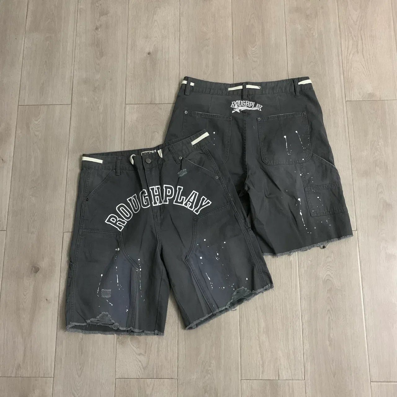 Roughalay Arch Logo Distressed Cargo Shorts 17
