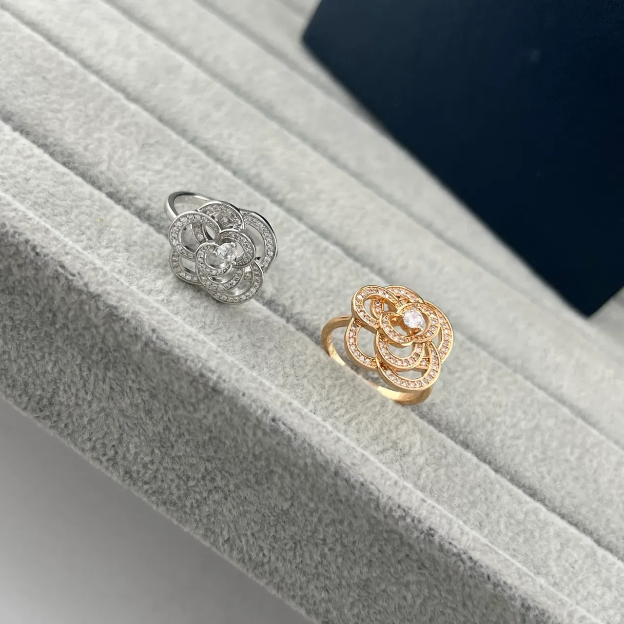 Silver Gold Floral Motif Pavé-Set Stones Ring 6