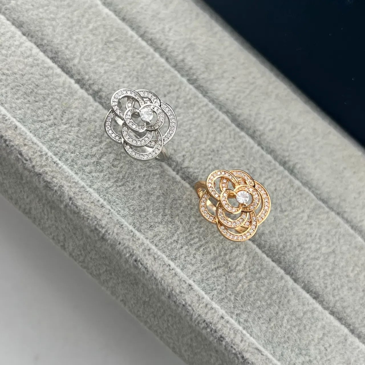 Silver Gold Floral Motif Pavé-Set Stones Ring 7