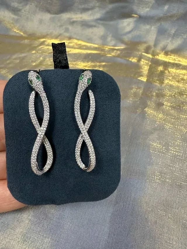 Silver Green Infinity-Loop Silhouette Pavé-Set Clear Stones Earrings 8