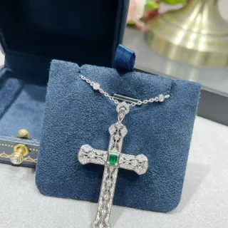 Collar plateado verde filigrana ornamentada pavé-set diamantes