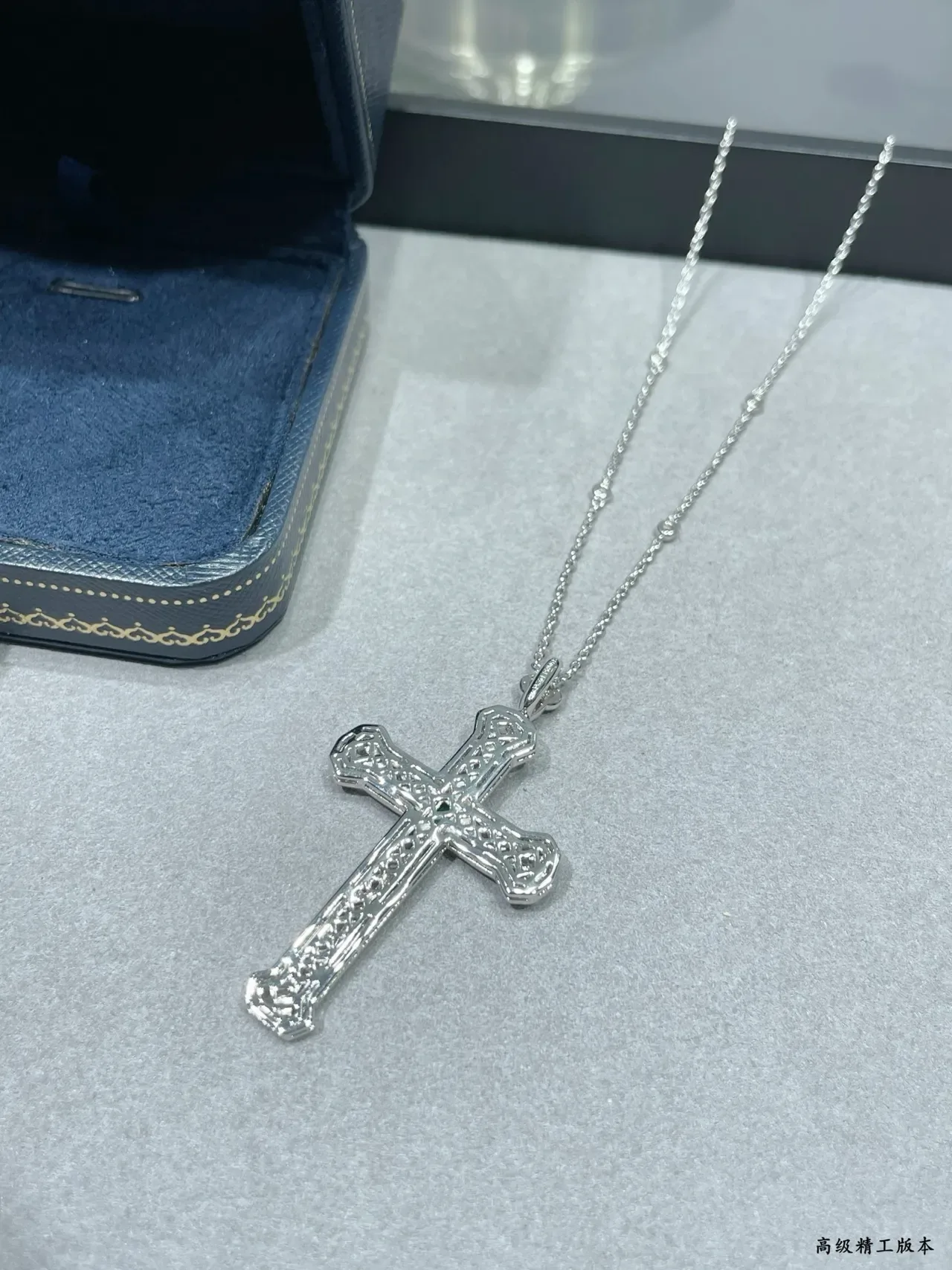Silver Green Ornate Filigree Pavé-Set Diamonds Necklace 5