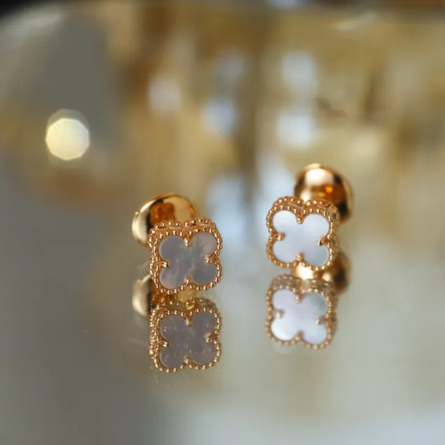 Silver-Toned Clover-Shaped Mother-of-Pearl Stud Earrings 6