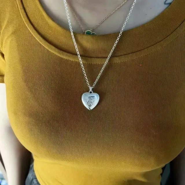 Silver-Toned Heart Pendant Fine Chain Necklace 3