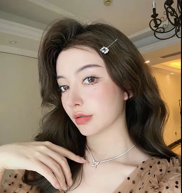 Silver Transparent Crystal Pavé Chain Butterfly Motif Earrings Necklace 2