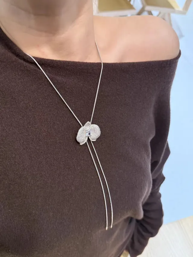 Silver Transparent Pavé-Set Orchid-Shaped Pendant Central Emerald-Cut Stone Necklace 4