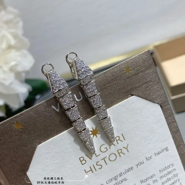 Silver White Geometric Segmented Spike Pavé-Set Crystals Earrings 5