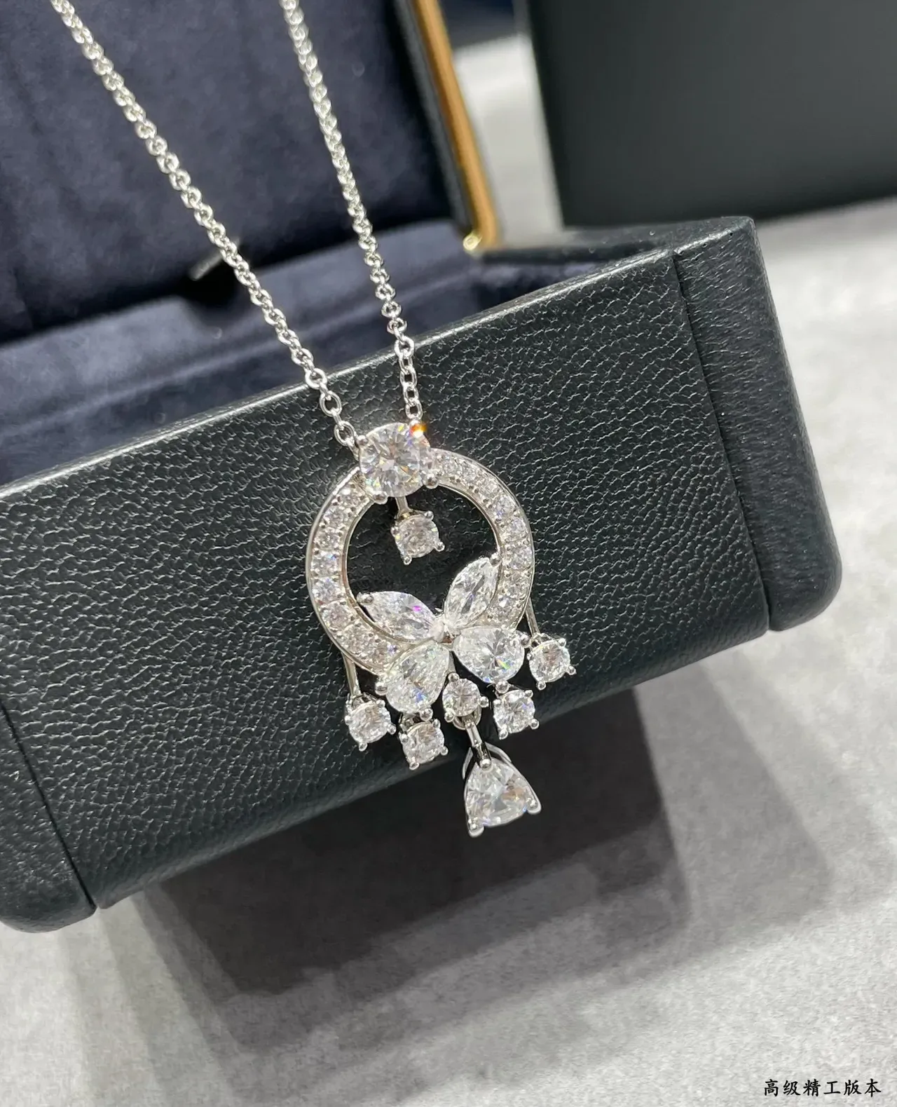 Silver White Halo-Circle Pendant Floral Diamond Motif Necklace 4