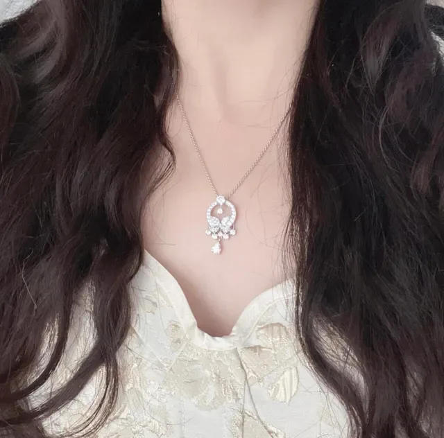 Silver White Halo-Circle Pendant Floral Diamond Motif Necklace 8