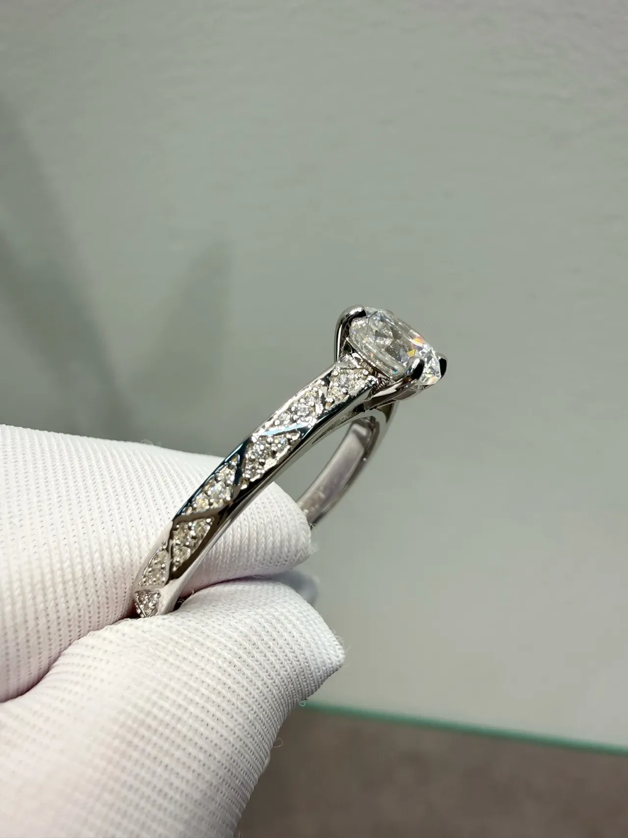 Solitaire Four-Prong Setting Split Shank Pavé Ring 2