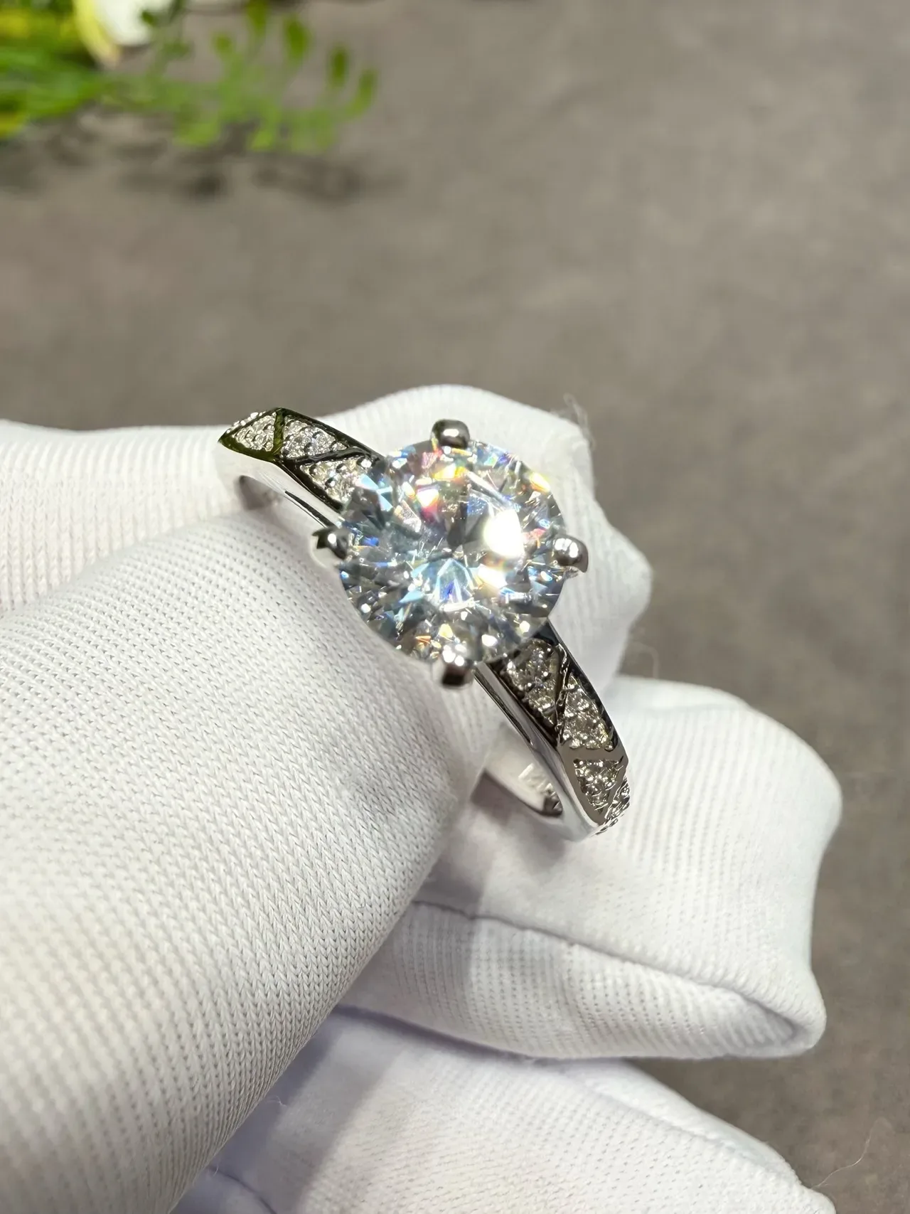 Solitaire Four-Prong Setting Split Shank Pavé Ring 5