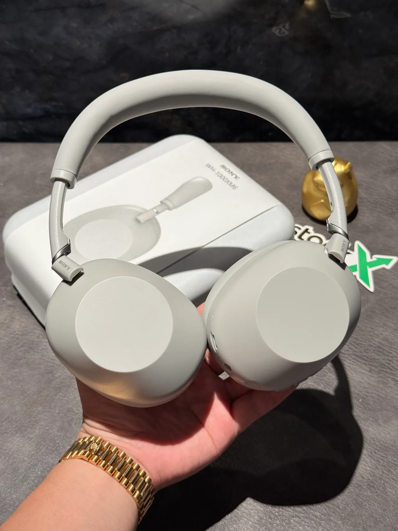Sony WH-1000XM6 Light Gray Over-Ear Headphones 12