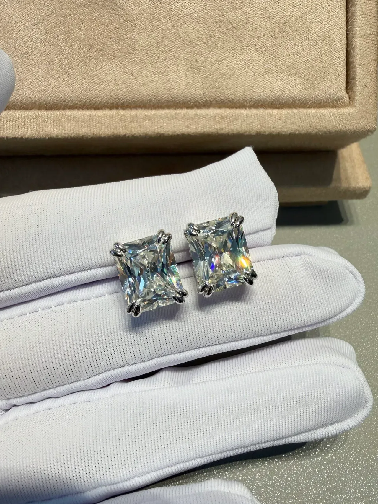 Square-Cut Prong-Set Clear Crystal Stud Earrings 8