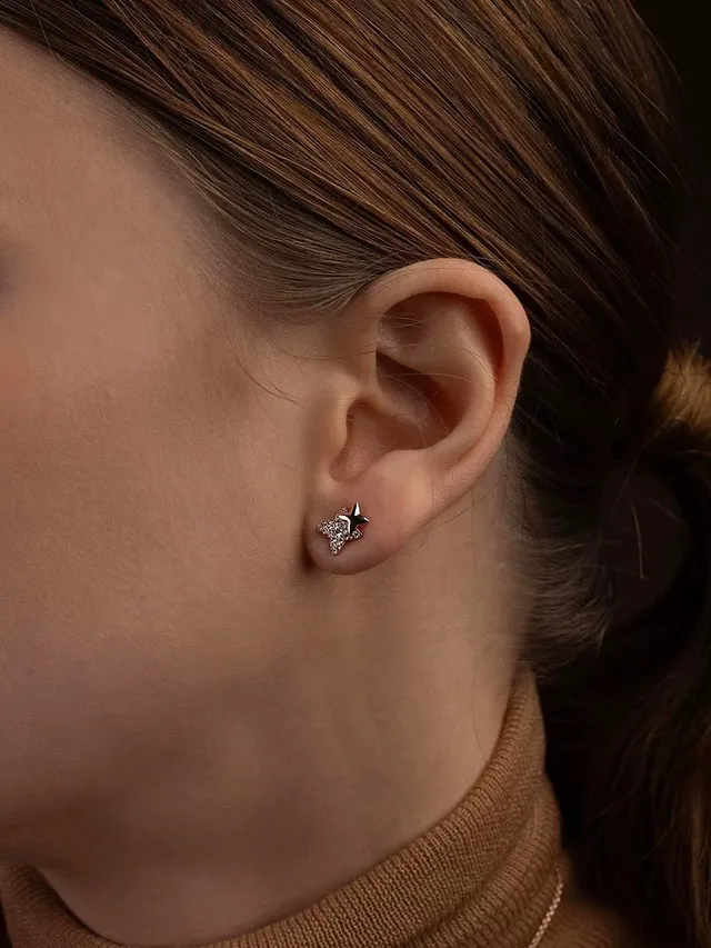 Star-Shaped Crystal-Encrusted Stud Earrings 3