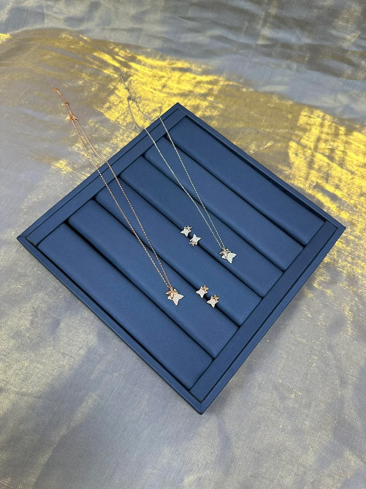 Star-Shaped Crystal-Encrusted Stud Earrings 5