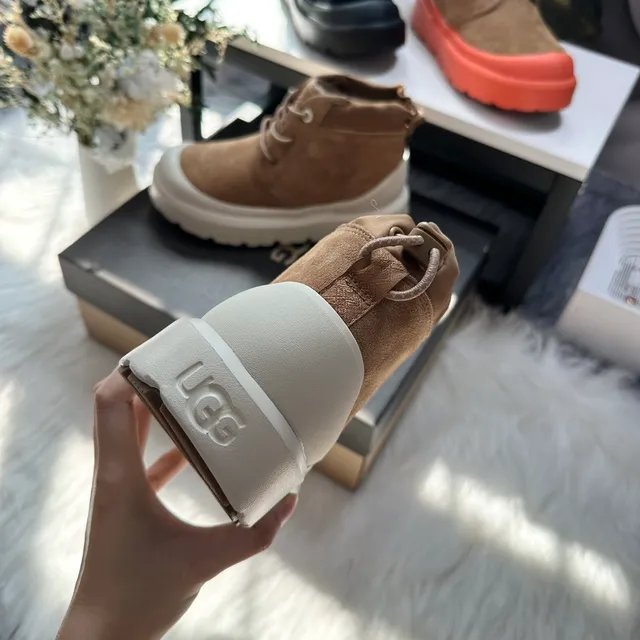 Botas de tobillo de ante color tan con cordones y plataforma chunky 10