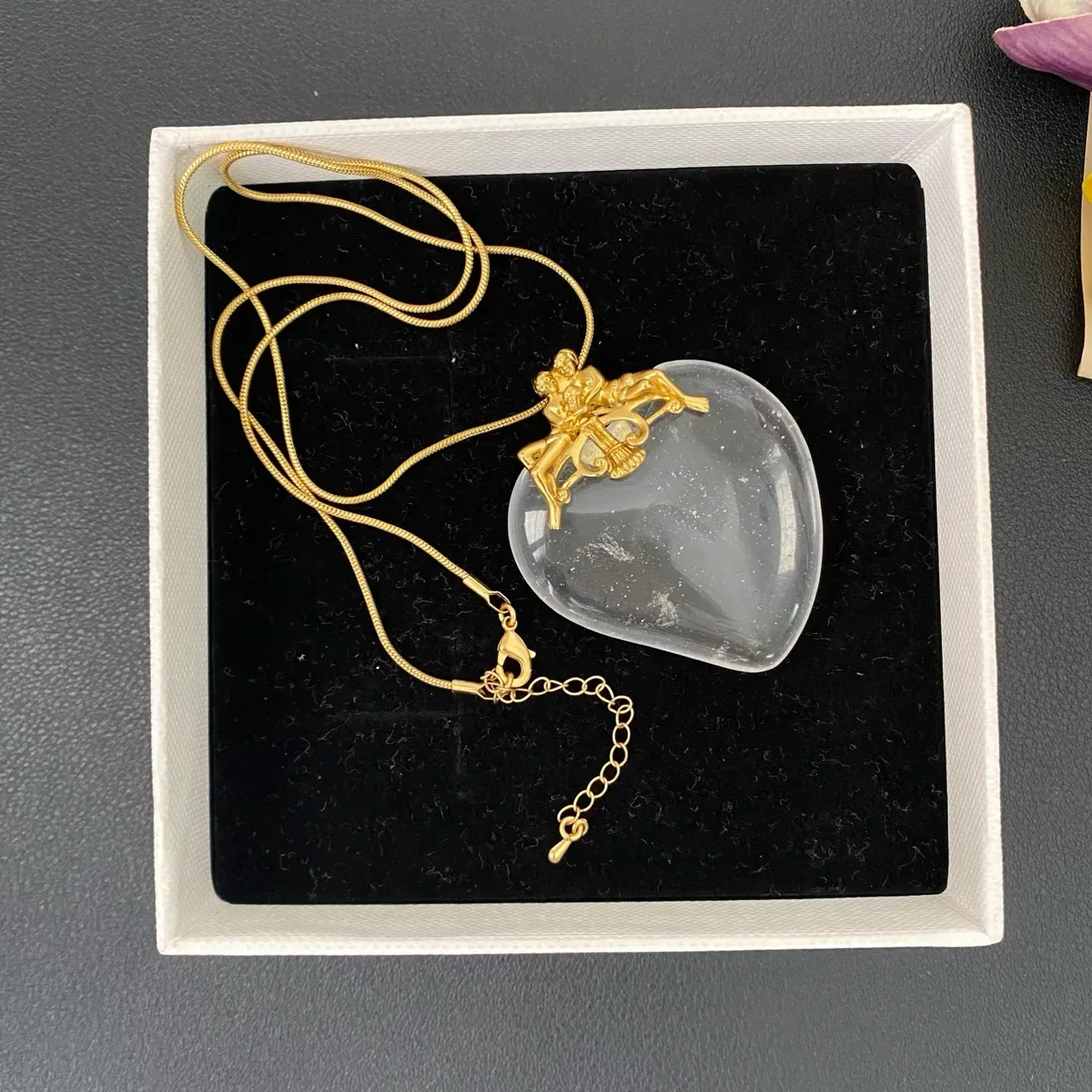 Transparent Gold Heart-Shaped Pendant Translucent Stone Necklace 5