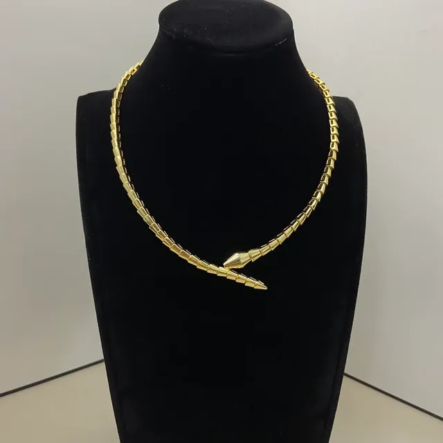 Triple-Strand Snake-Link Metallic Necklace 4