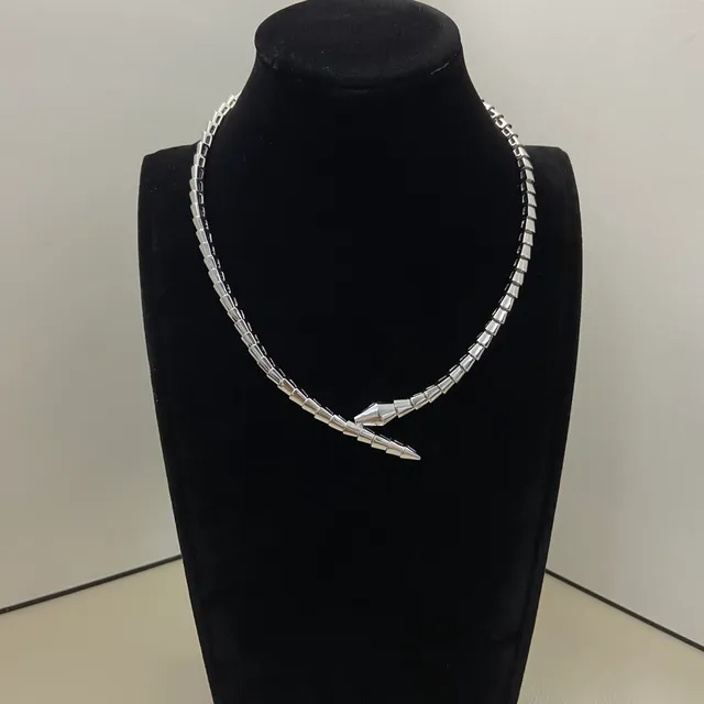 Triple-Strand Snake-Link Metallic Necklace 5