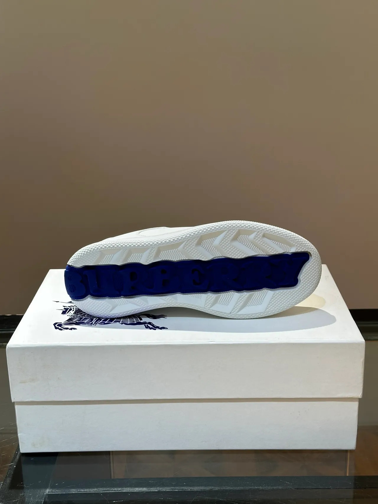 White and Blue Contrast Low-Top Lifestyle Sneakers 2