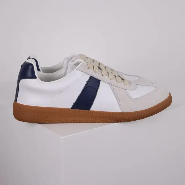 White Beige and Navy Suede-Leather Panelled Low-Top Gum Sole Sneakers 3