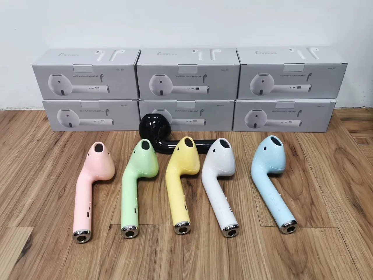 White Black Oversized Single-Ear Speaker Earbud-Shaped Earphones 3